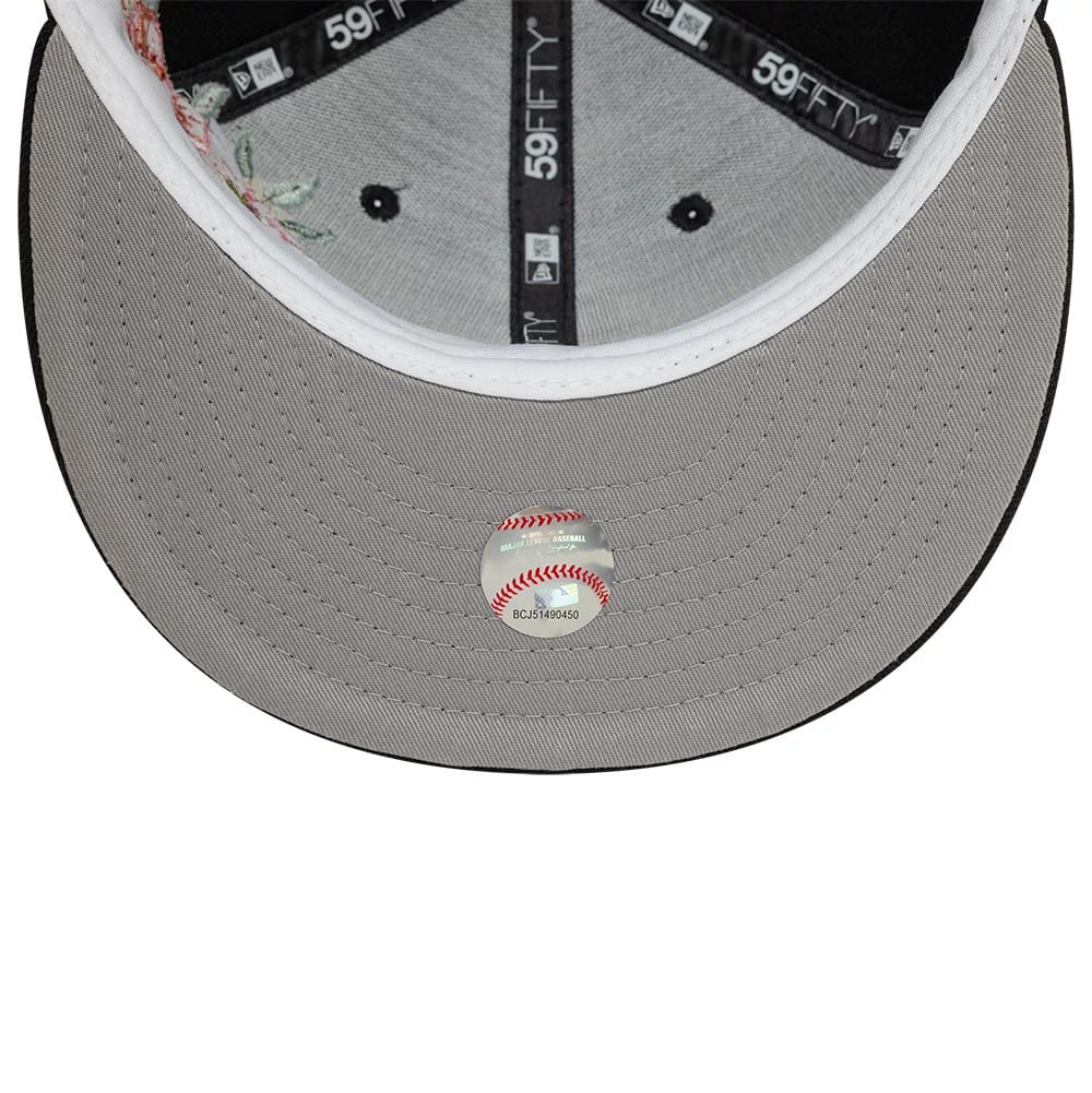 Pictured is this Chicago White Sox MLB Floral Black 59FIFTY Fitted Cap 2
