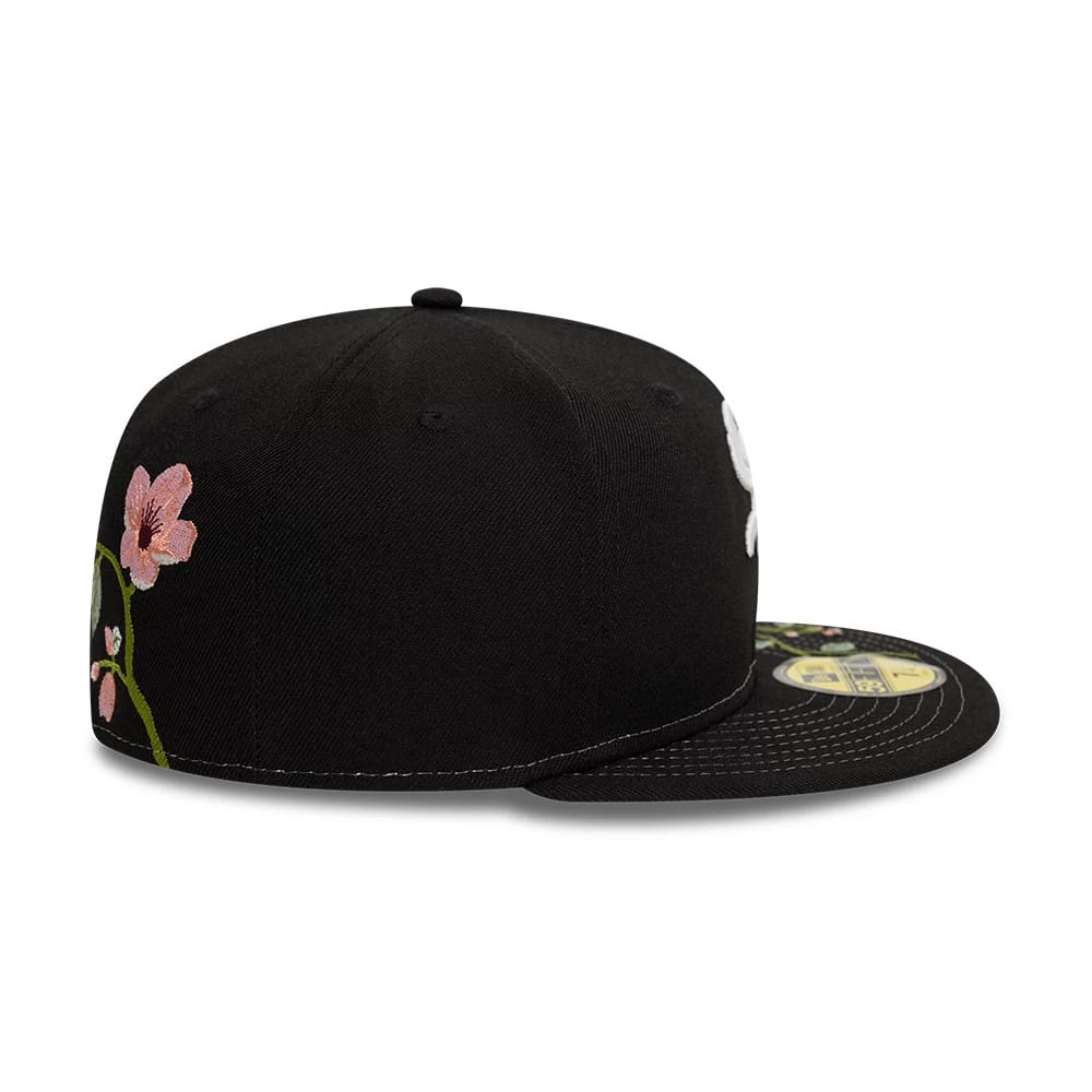 Pictured is this Chicago White Sox MLB Floral Black 59FIFTY Fitted Cap 7