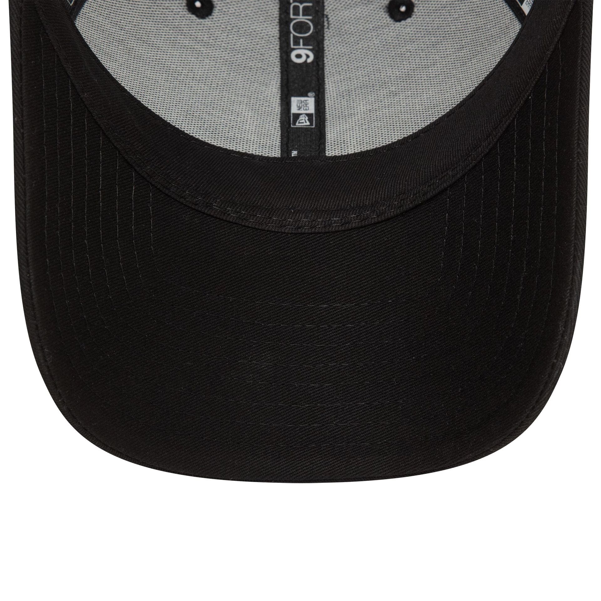 This is a New York Yankees Home Field Black 9FORTY Trucker Adjustable Cap 2