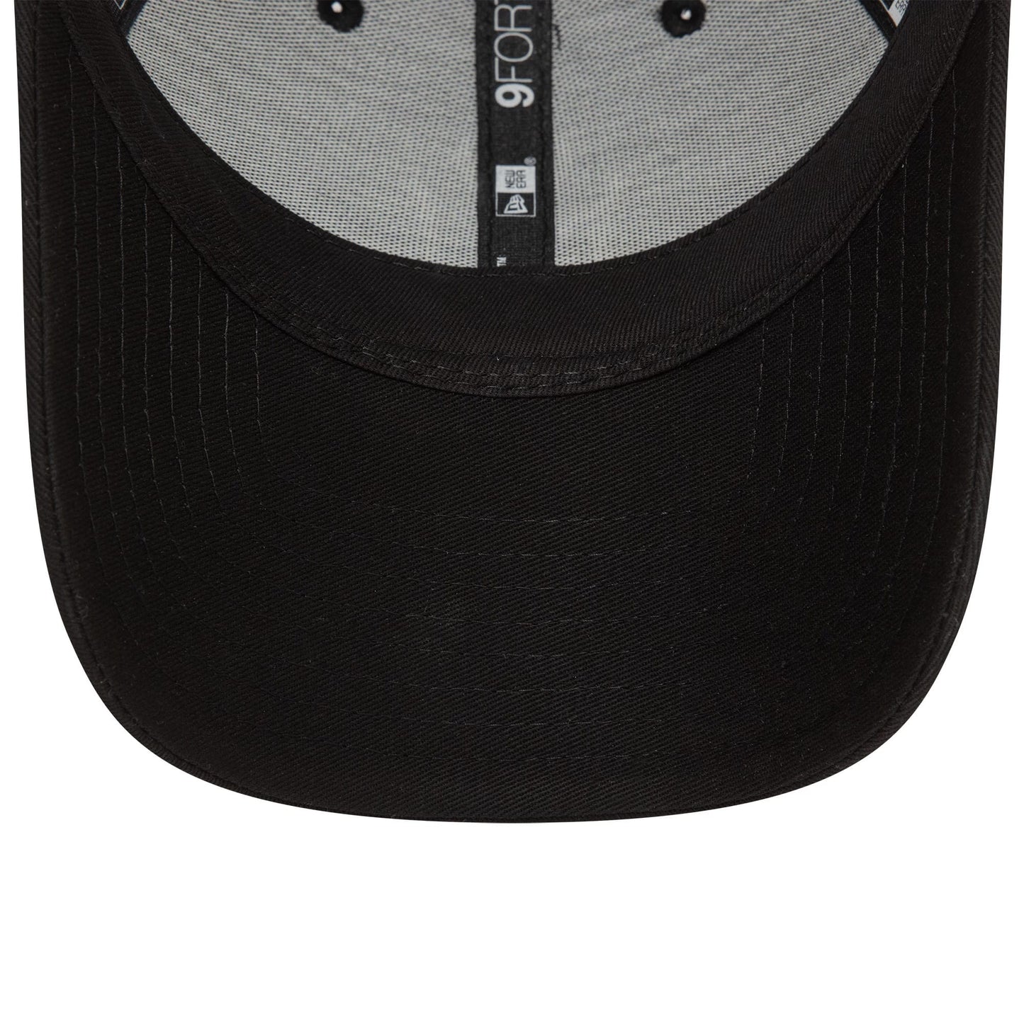 This is a New York Yankees Home Field Black 9FORTY Trucker Adjustable Cap 2