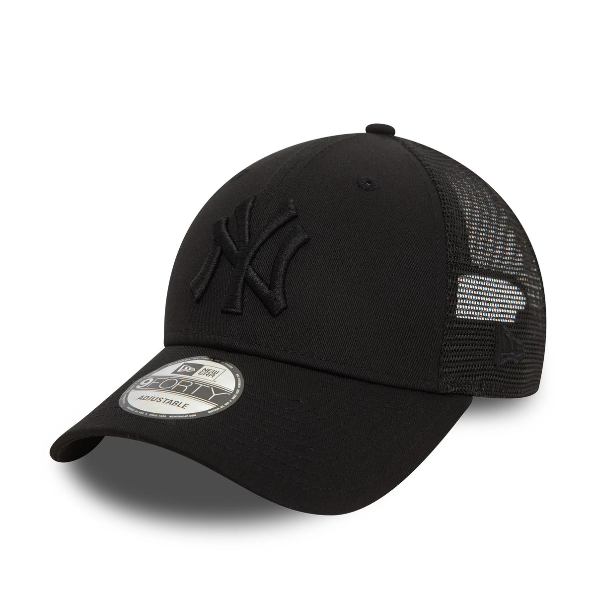 This is a New York Yankees Home Field Black 9FORTY Trucker Adjustable Cap 1