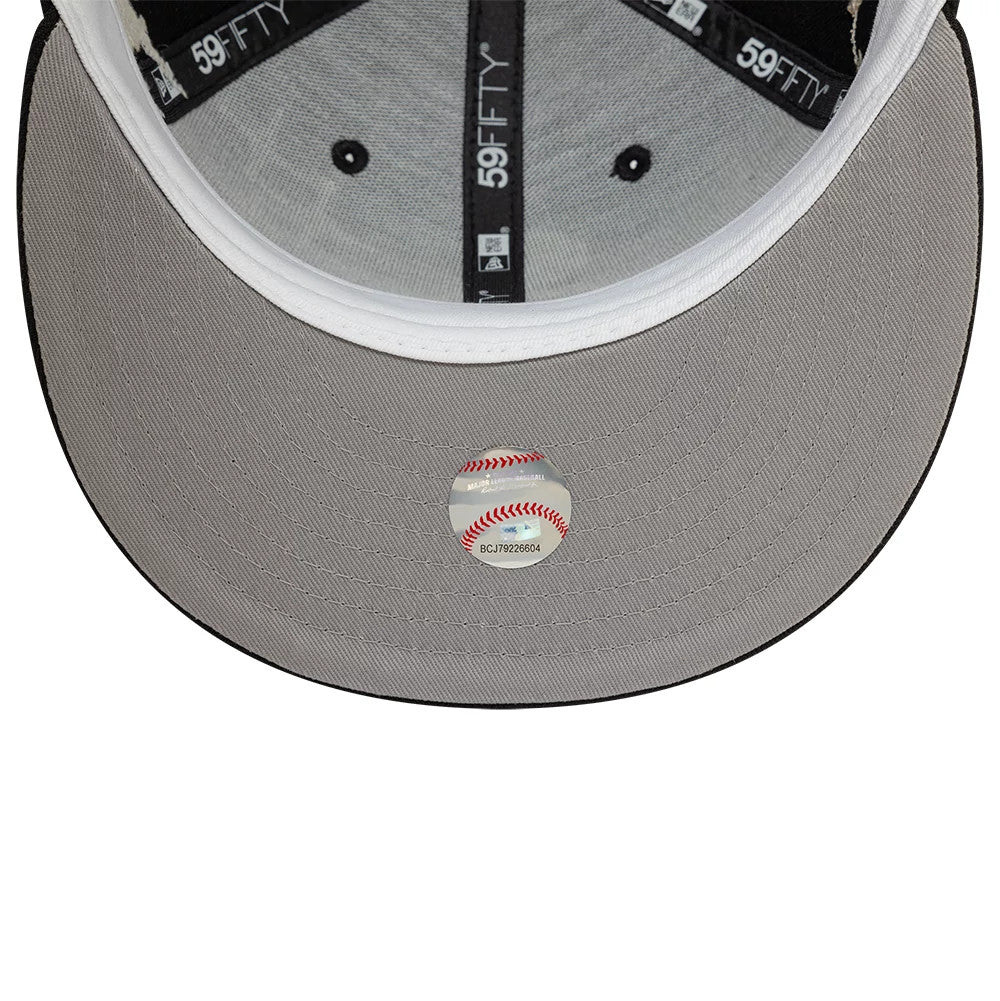 Pictured is this Chicago White Sox MLB Zodiac Black 59FIFTY Fitted Cap 5