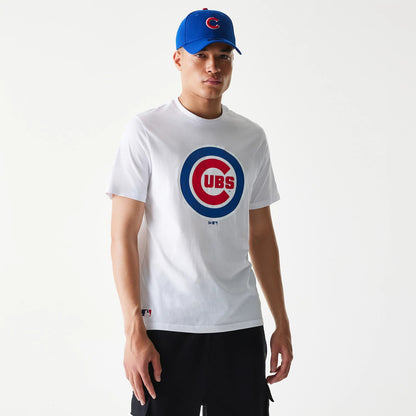 The Male model is wearing Chicago Cubs MLB Regular White T-Shirt 1
