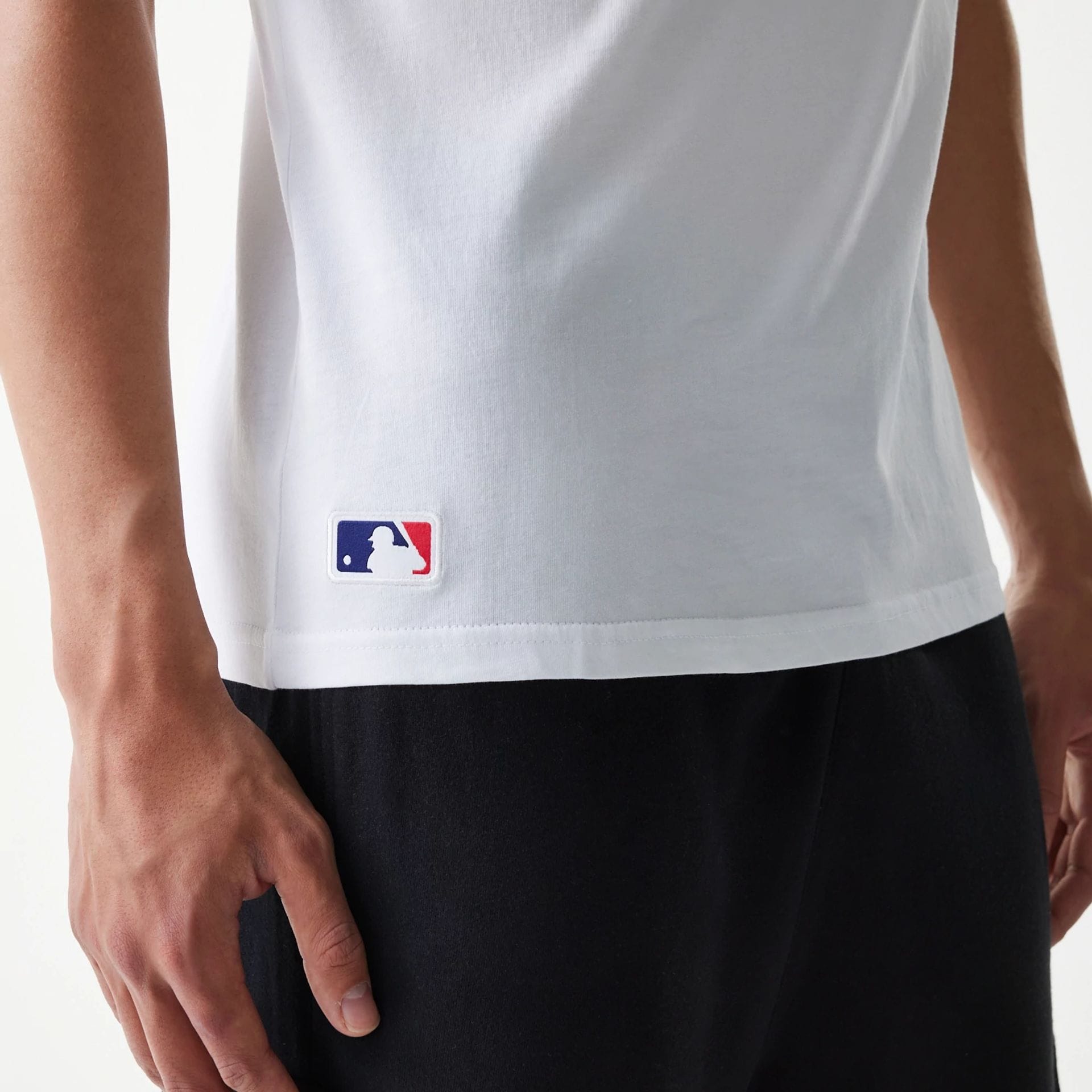 The Male model is wearing Chicago Cubs MLB Regular White T-Shirt 5