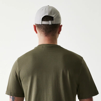 The Male model is wearing New York Yankees MLB Regular Green T-Shirt 7