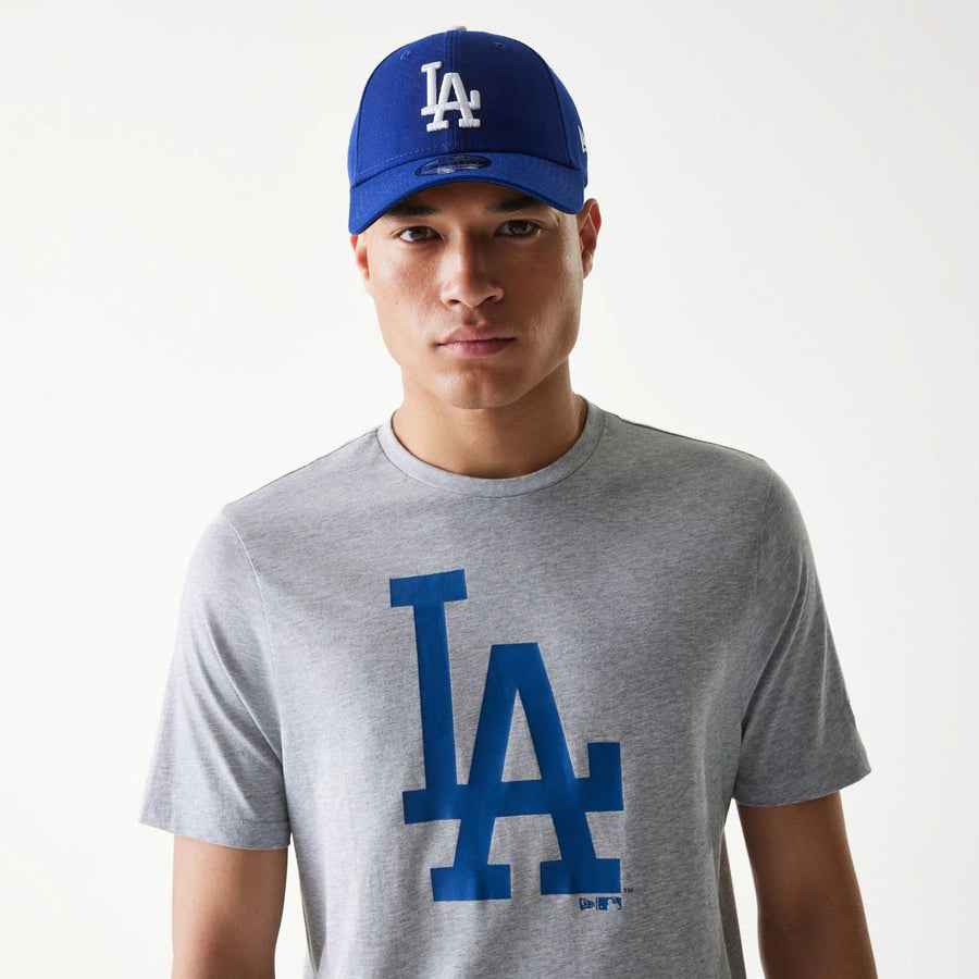 The Male model is wearing LA Dodgers MLB Regular Grey T-Shirt 3