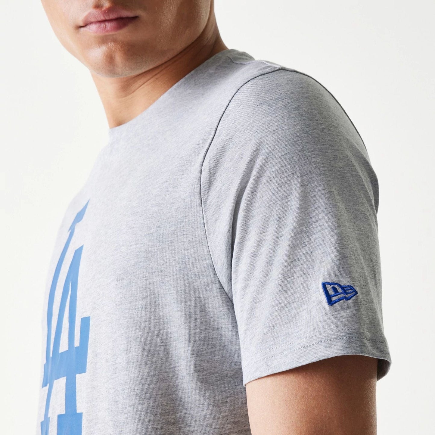 The Male model is wearing LA Dodgers MLB Regular Grey T-Shirt 6