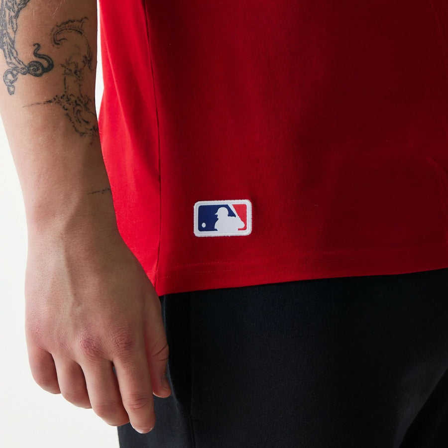 The Male model is wearing Cincinnati Reds MLB Regular Red T-Shirt 5