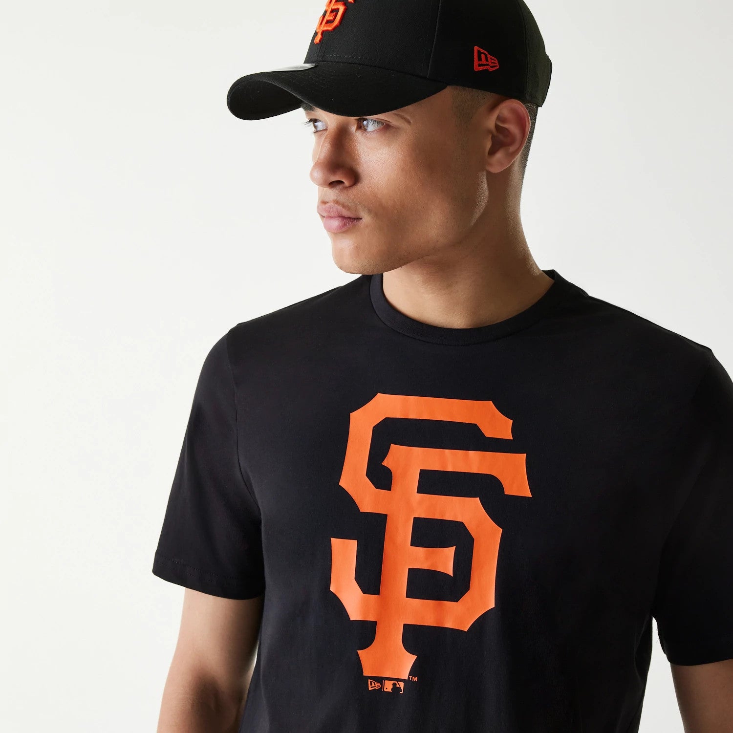 The Male model is wearing San Francisco Giants MLB Regular Black T-Shirt 3