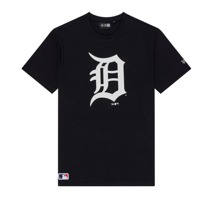 The Male model is wearing Detroit Tigers MLB Regular Navy T-Shirt 1