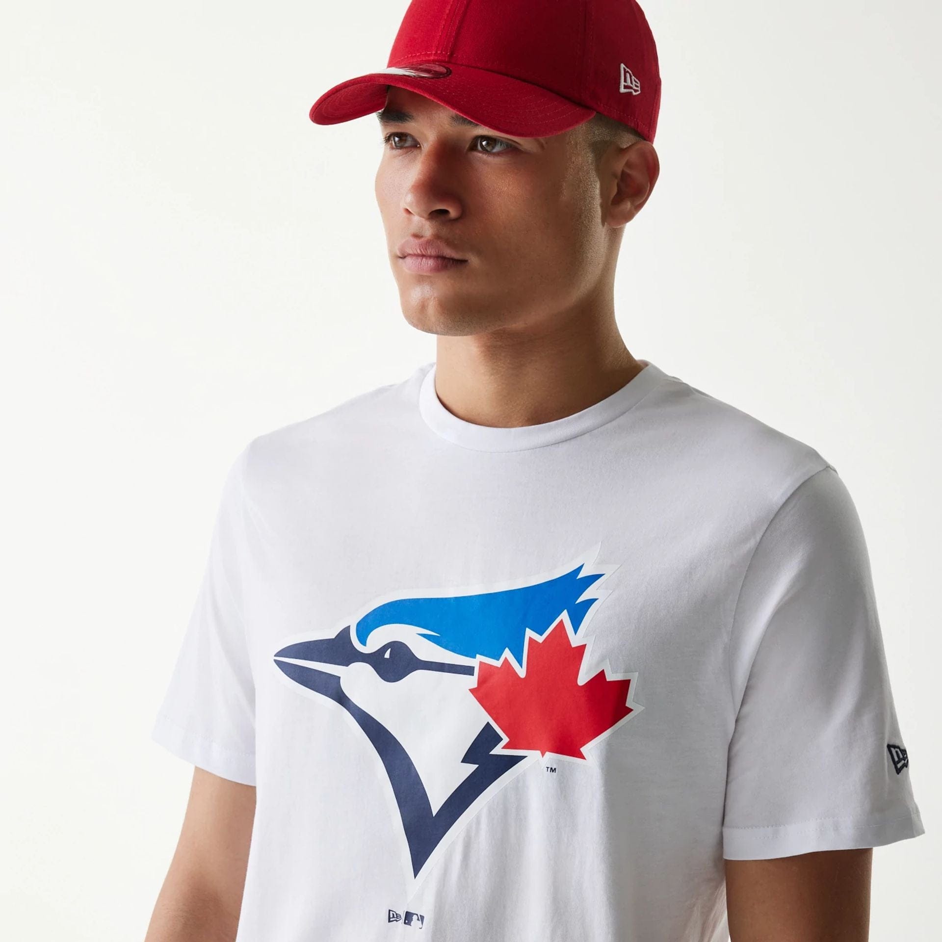 The Male model is wearing Toronto Blue Jays MLB Regular White T-Shirt 3