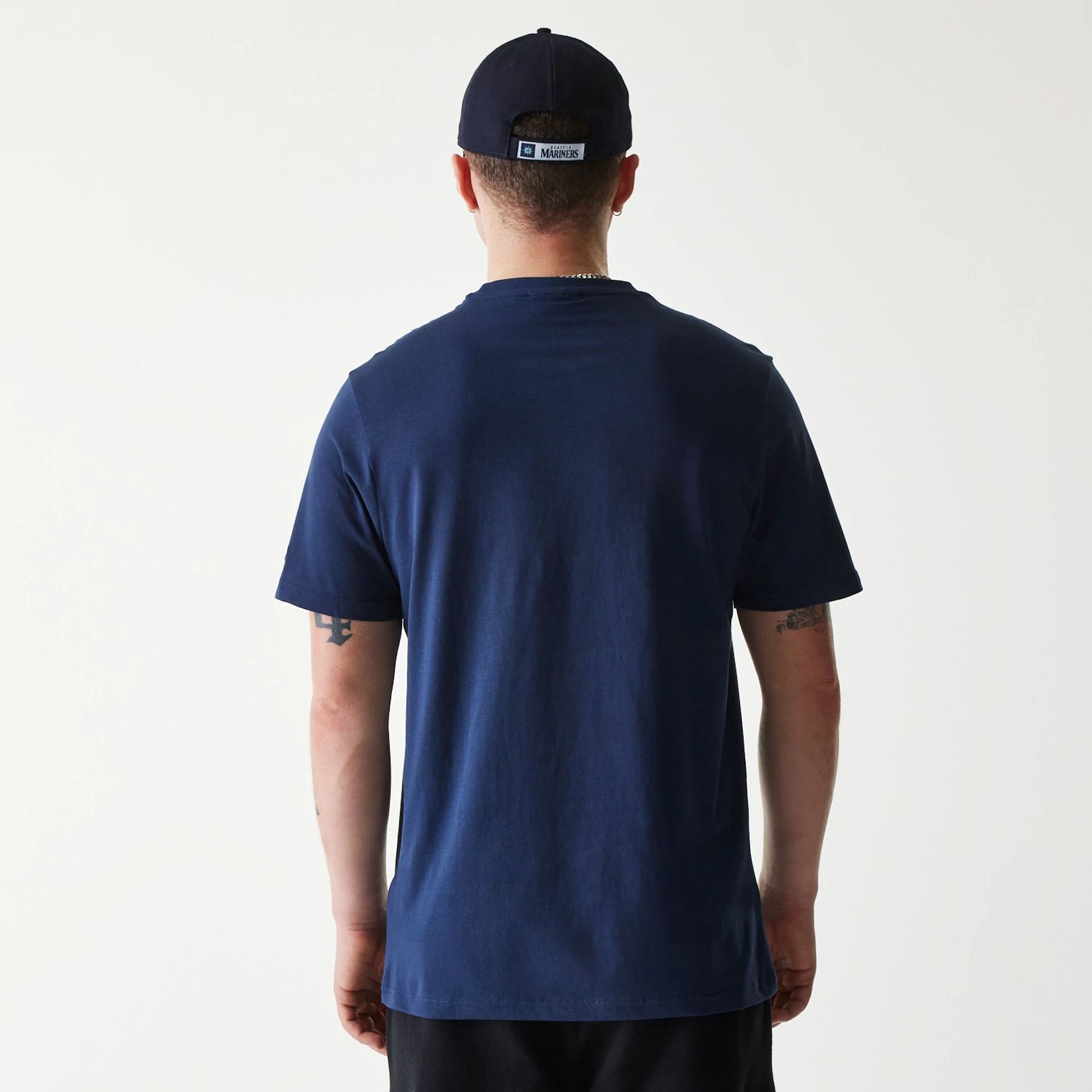 The Male model is wearing Seattle Mariners MLB Regular Dark Blue T-Shirt 2