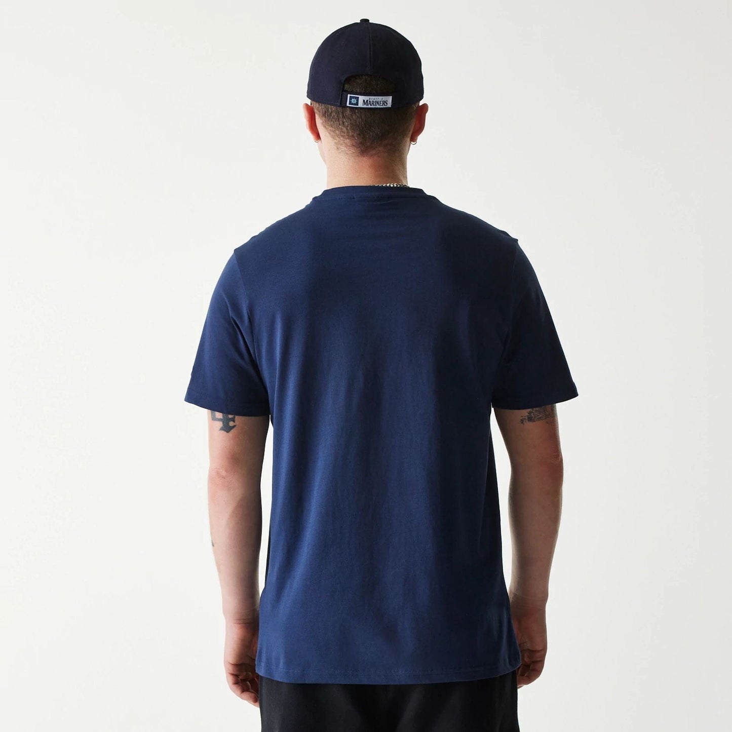 The Male model is wearing Seattle Mariners MLB Regular Dark Blue T-Shirt 2