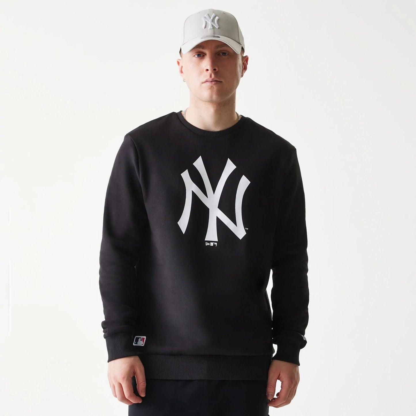 The Male model is wearing New York Yankees MLB Regular Black Crew Neck Sweater 1