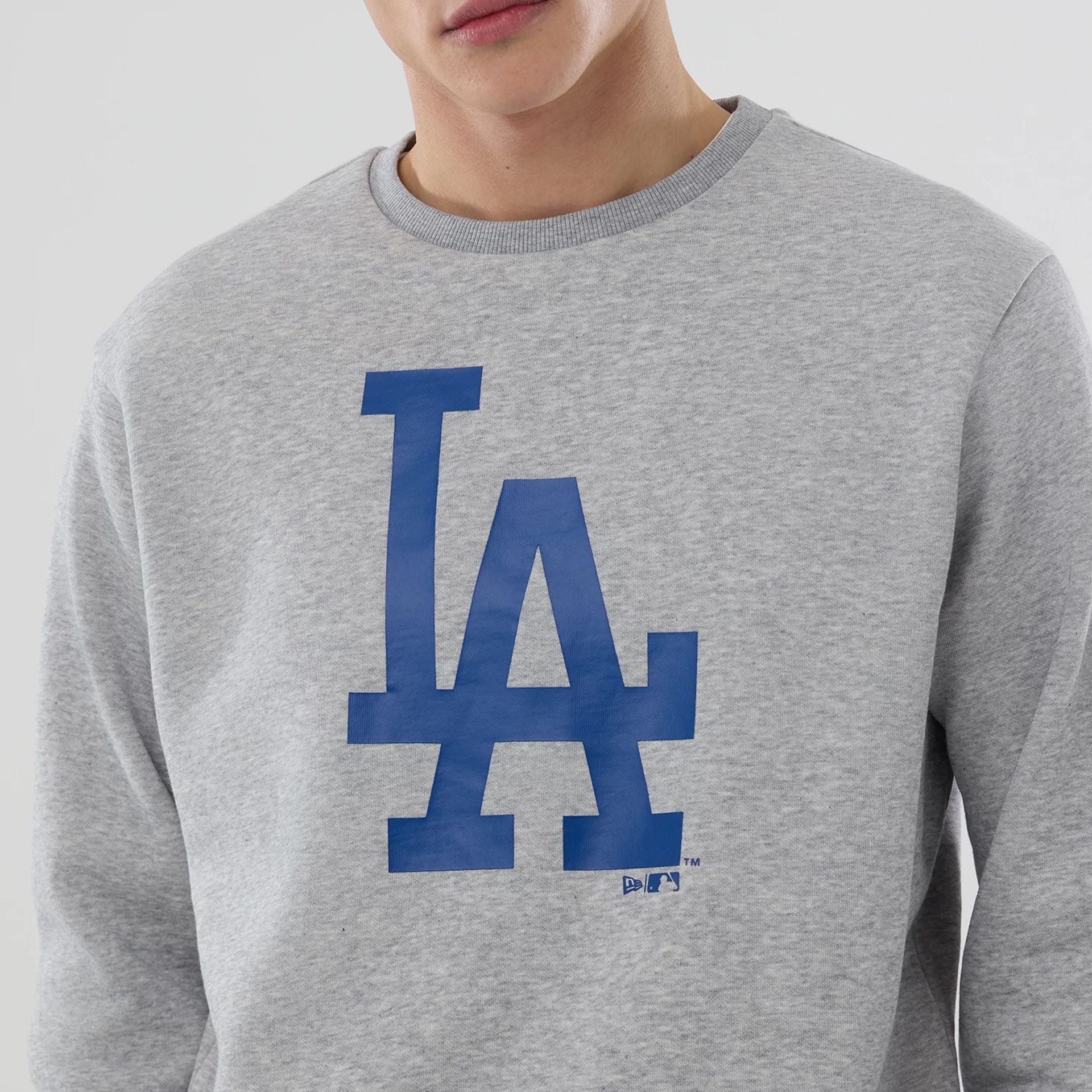 The Male model is wearing LA Dodgers MLB Grey Crew Neck Sweater 4