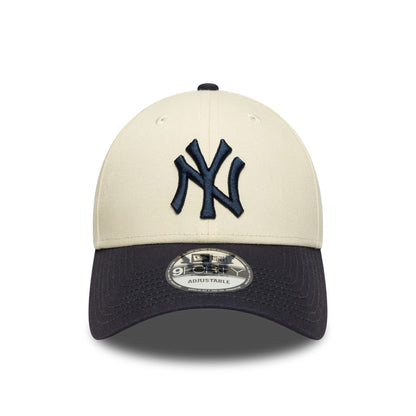 This is a New York Yankees Colour Block Cream 9FORTY Adjustable Cap 2