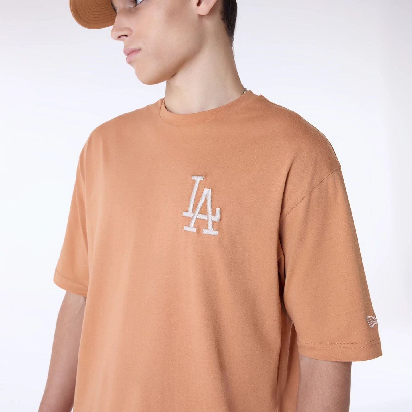 The Male model is wearing LA Dodgers MLB League Essential Dark Beige Oversized T-Shirt 3