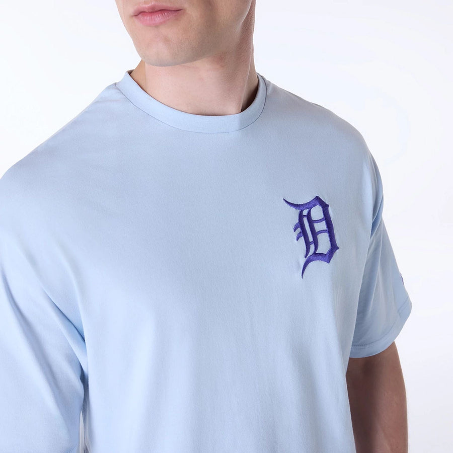 The Male model is wearing Detroit Tigers MLB League Essential Pastel Blue Oversized T-Shirt 5