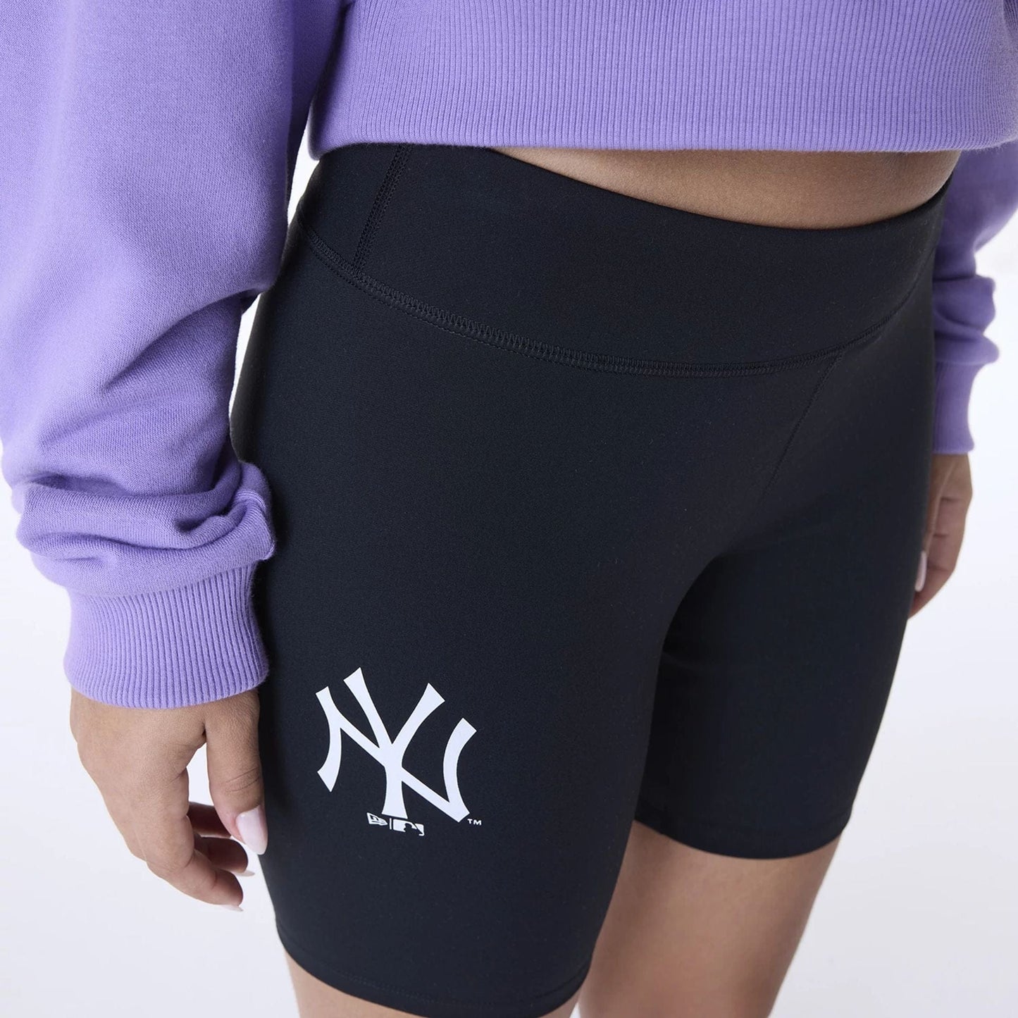 The Female model is wearing New York Yankees Womens MLB League Essential Black Cycling Shorts 6