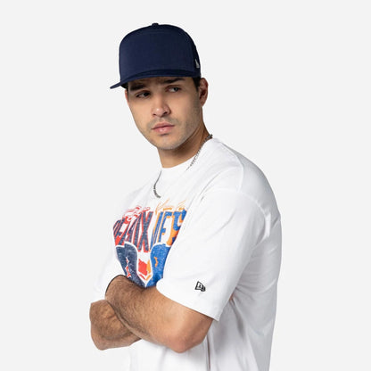 The Male model is wearing MLB Dueling Logos Boston Red Sox VS New York Mets Sport Classic White T-Shirt 3