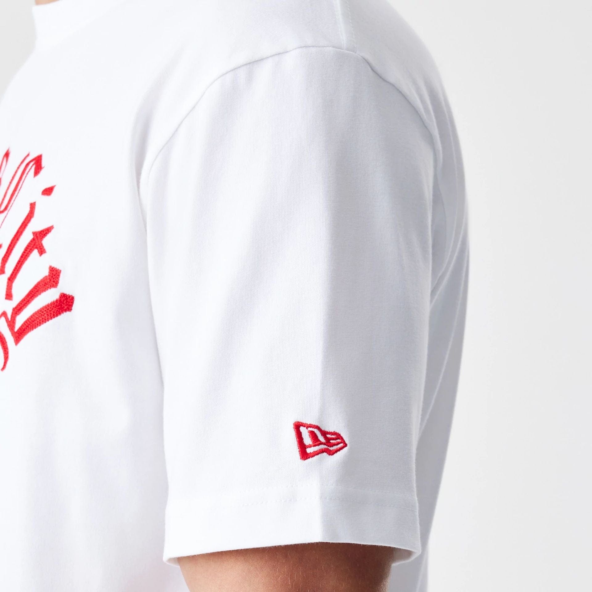 The Male model is wearing Kansas City Chiefs Throwback Prep White T-Shirt 4