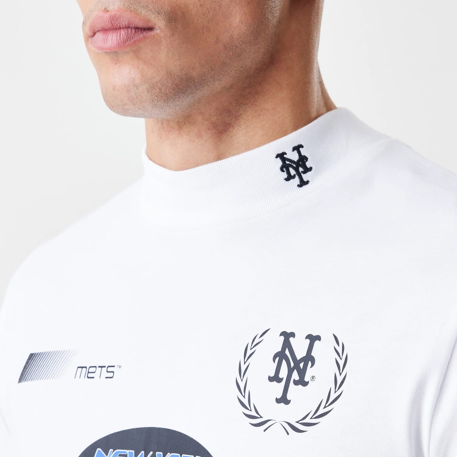 The Male model is wearing New York Mets Modern Driver White Long Sleeve T-Shirt 2