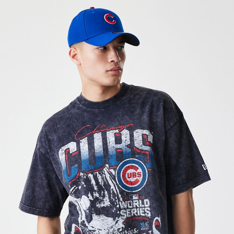 The Male model is wearing Chicago Cubs Sport Classic Black T-Shirt 4