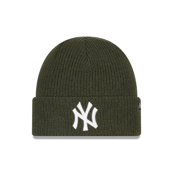 Merino Wool Knit New York Yankees Beanie Hat | New Era Cap UK Merino Wool Knit New York Yankees Beanie Hat | New Era Cap UK