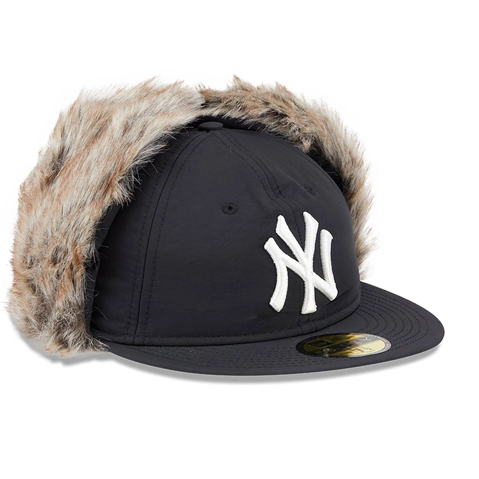 This is a New York Yankees Winter Dog Ear Black Retro Crown 59FIFTY Fitted Cap 4