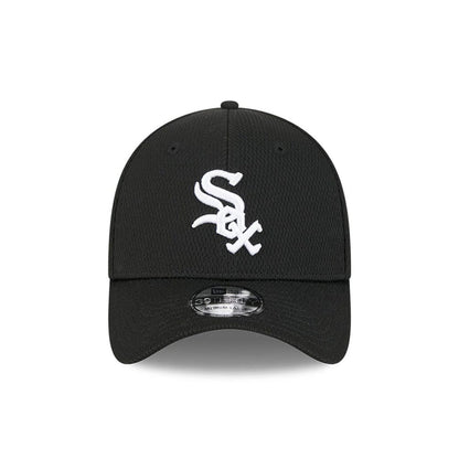 Pictured is this MLB Evergreen Chicago White Sox 39THIRTY Stretch Fit cap in black. 2
