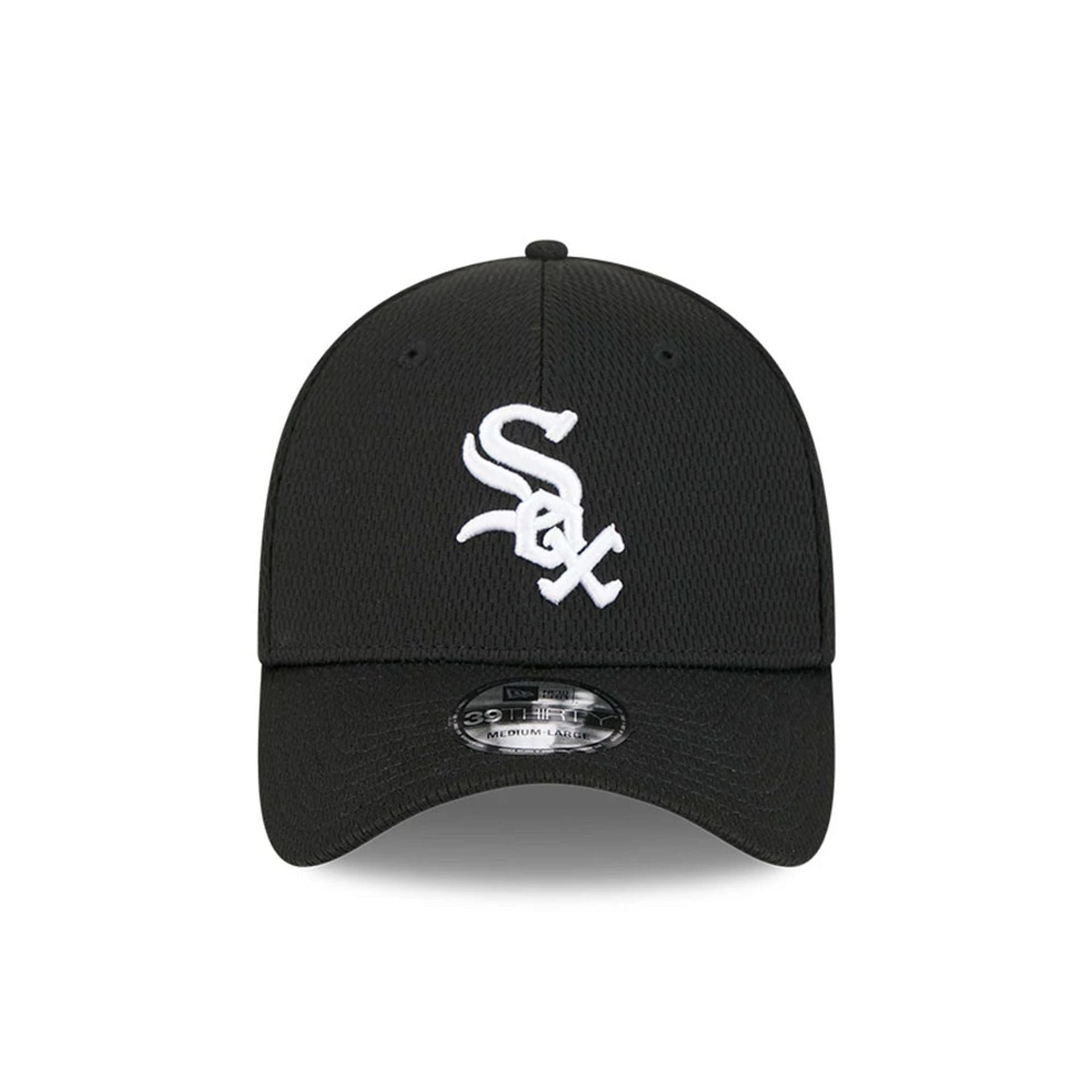 Pictured is this MLB Evergreen Chicago White Sox 39THIRTY Stretch Fit cap in black. 2
