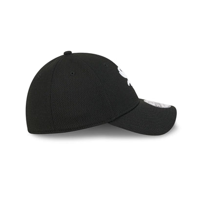 Pictured is this MLB Evergreen Chicago White Sox 39THIRTY Stretch Fit cap in black. 6
