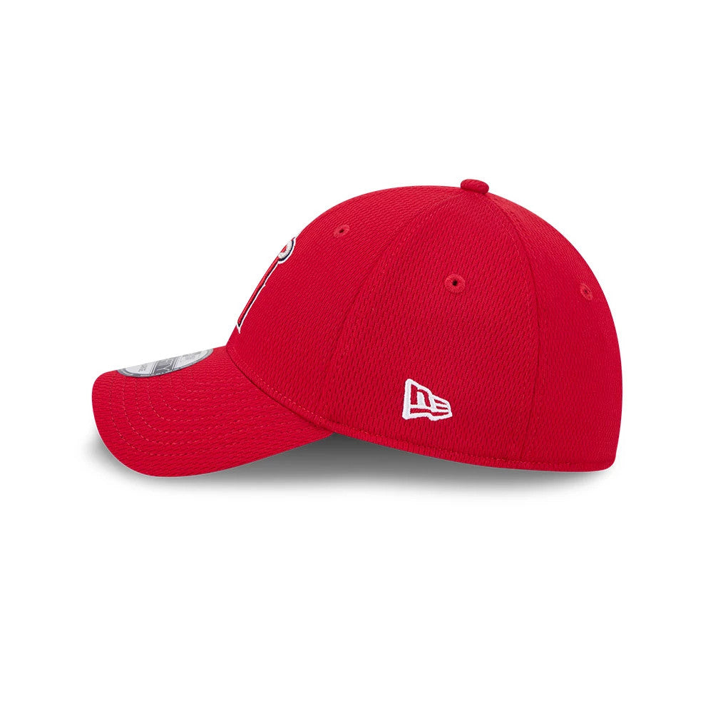 LA Angels MLB Evergreen Red New Era 39THIRTY Stretch Fit Cap, side view showing the white embroidered New Era flag logo on the left side of the structured red crown and the 39THIRTY size sticker on the red visor.