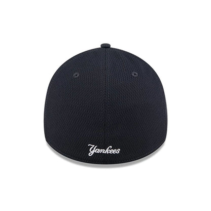Pictured is this MLB Evergreen New York Yankees 39THIRTY Stretch Fit cap in navy. 4