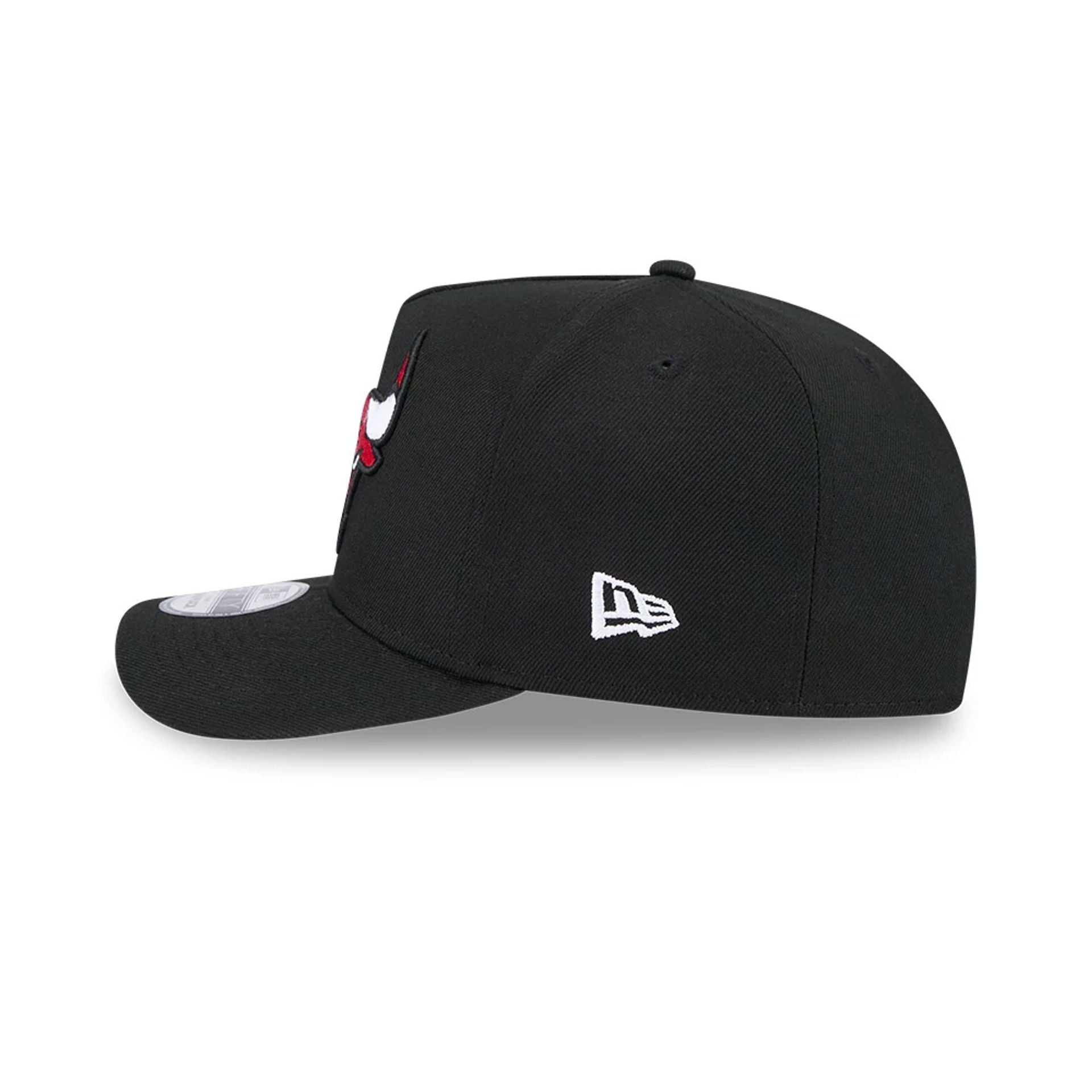 Pictured is this NBA Evergreen Chicago Bulls 9FIFTY A-Frame Snapback cap in black. 6
