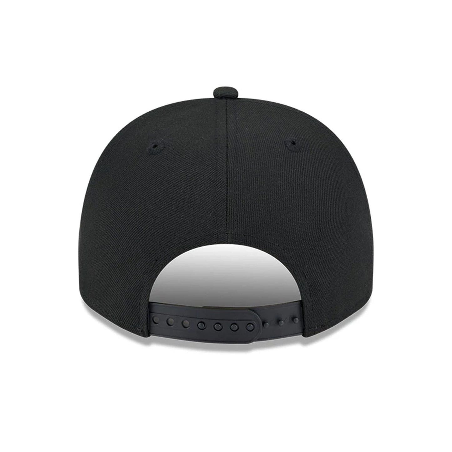 Pictured is this NBA Evergreen Chicago Bulls 9FIFTY A-Frame Snapback cap in black. 7