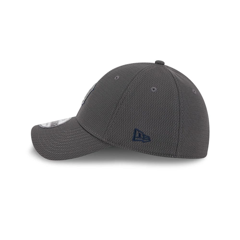 Pictured is this MLB Evergreen Detroit Tigers 39THIRTY Stretch Fit cap in dark grey. 5