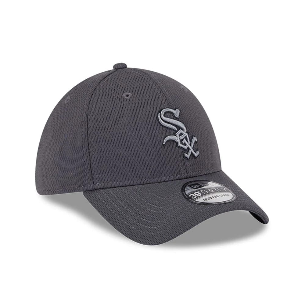 Pictured is this MLB Evergreen Chicago White Sox 39THIRTY Stretch Fit cap in dark grey. 3