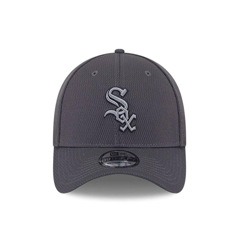 Pictured is this MLB Evergreen Chicago White Sox 39THIRTY Stretch Fit cap in dark grey. 2