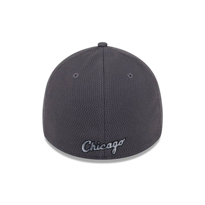 Pictured is this MLB Evergreen Chicago White Sox 39THIRTY Stretch Fit cap in dark grey. 4