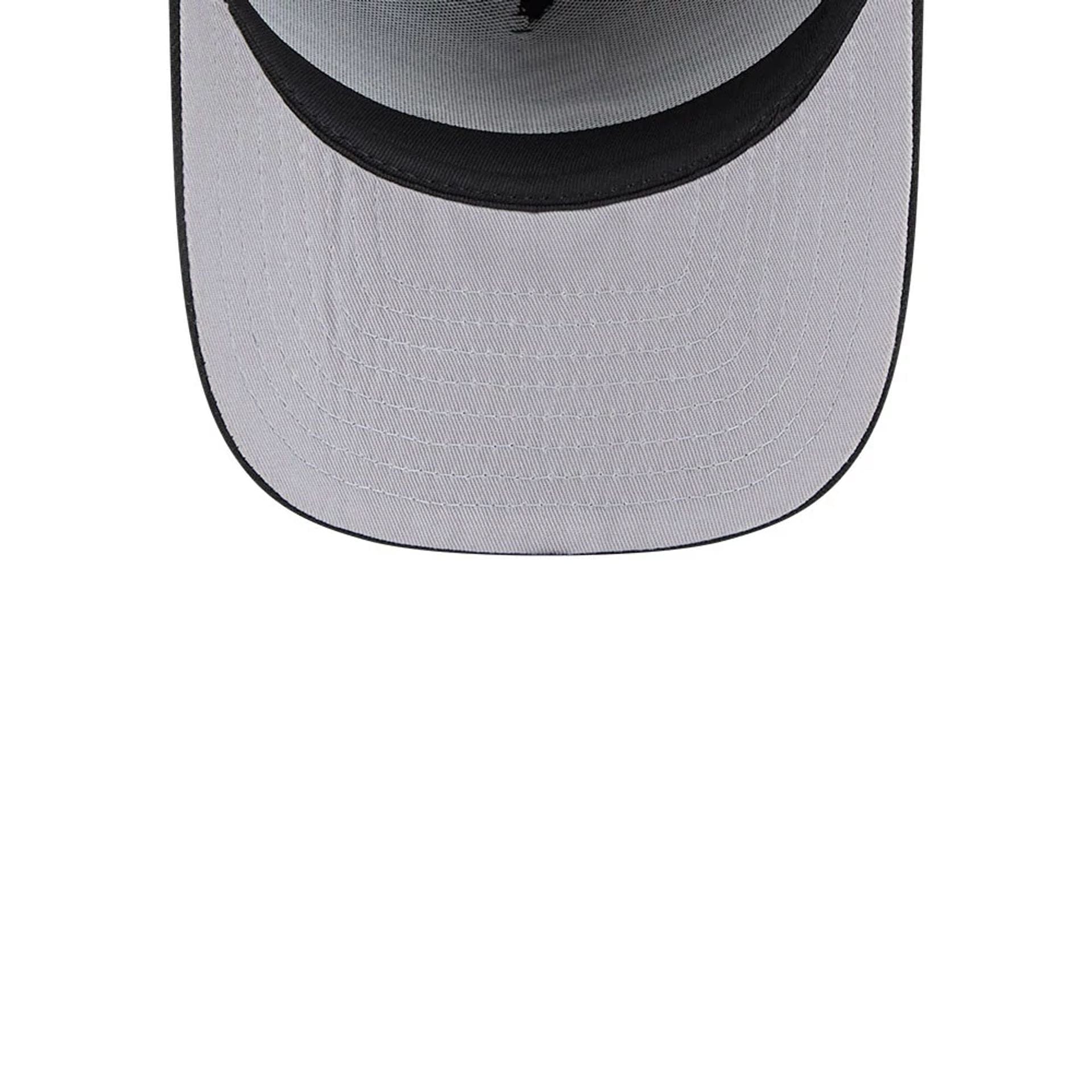 Pictured is this MLB Evergreen Chicago White Sox 9FIFTY A-Frame Snapback cap in black. 2