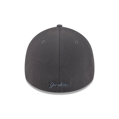 Pictured is this MLB Evergreen New York Yankees 39THIRTY Stretch Fit cap in dark grey. 4