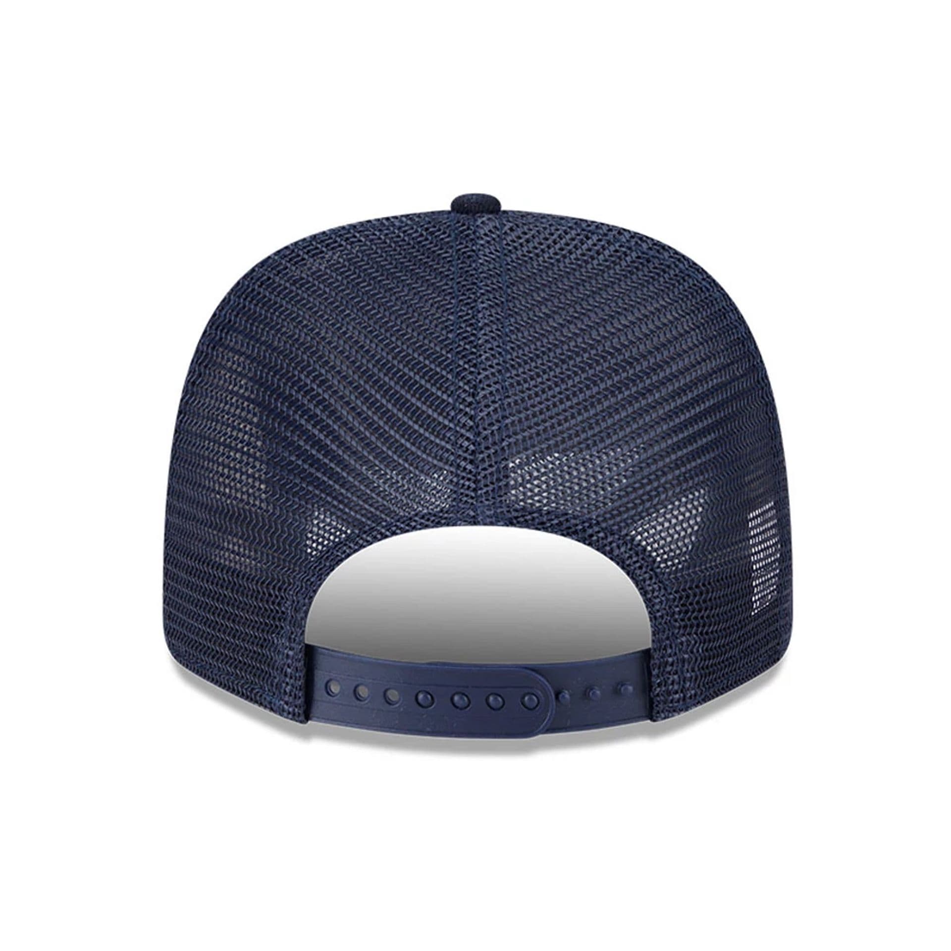 Pictured is this NFL Evergreen Chicago Bears 9SEVENTY Stretch Snap cap in navy. 7