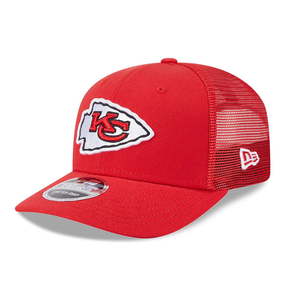 Kansas City Chiefs NFL Evergreen Red New Era 9SEVENTY Stretch Snap Adjustable Cap, three-quarter view showing raised red KC logo on front panel, with mesh back panels, red visor with 9SEVENTY size sticker, and New Era flag logo on the left side.