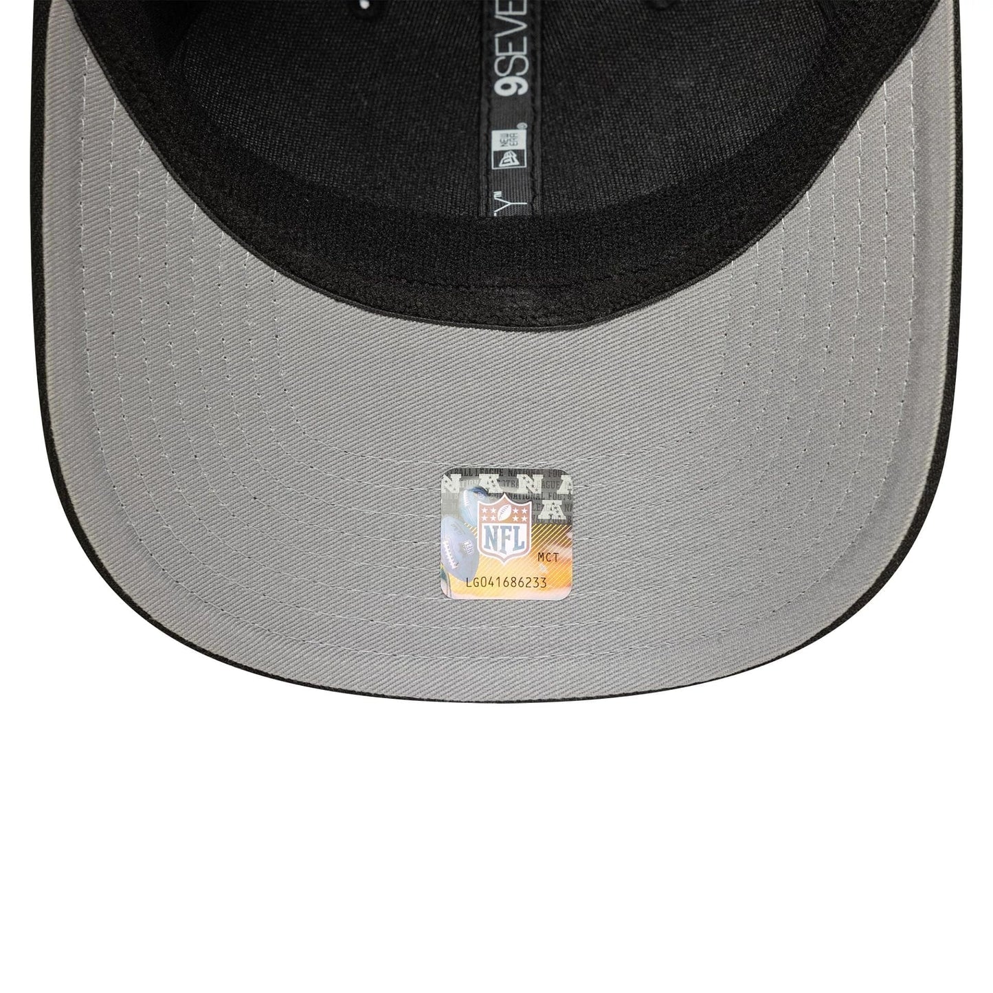 This is a Las Vegas Raiders NFL Official Team Colour Black 9SEVENTY Stretch Snap Adjustable Cap 2