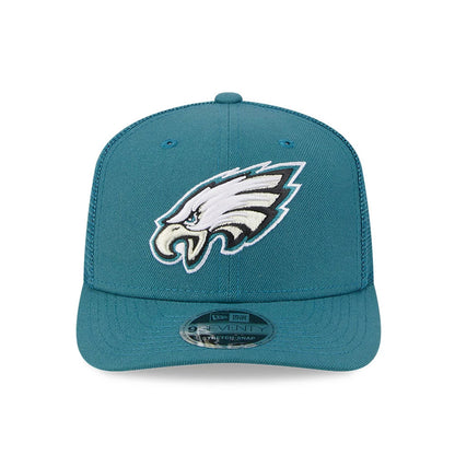 Philadelphia Eagles NFL Evergreen Dark Green New Era 9SEVENTY Stretch Snap Cap, front view showing raised embroidered Eagles logo on dark green crown and a 9SEVENTY size sticker on the curved visor.
