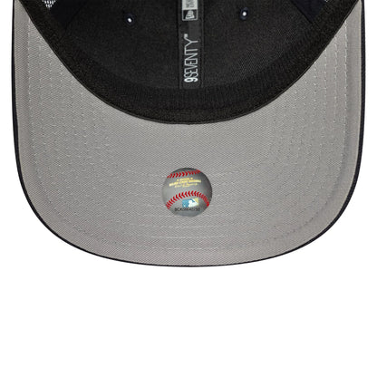 This is a New York Yankees MLB Official Team Colour Navy 9SEVENTY Stretch Snap Adjustable Cap 2