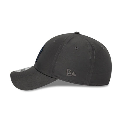This is a New York Yankees Team Colour Dark Grey 39THIRTY Stretch-Fit Cap 7