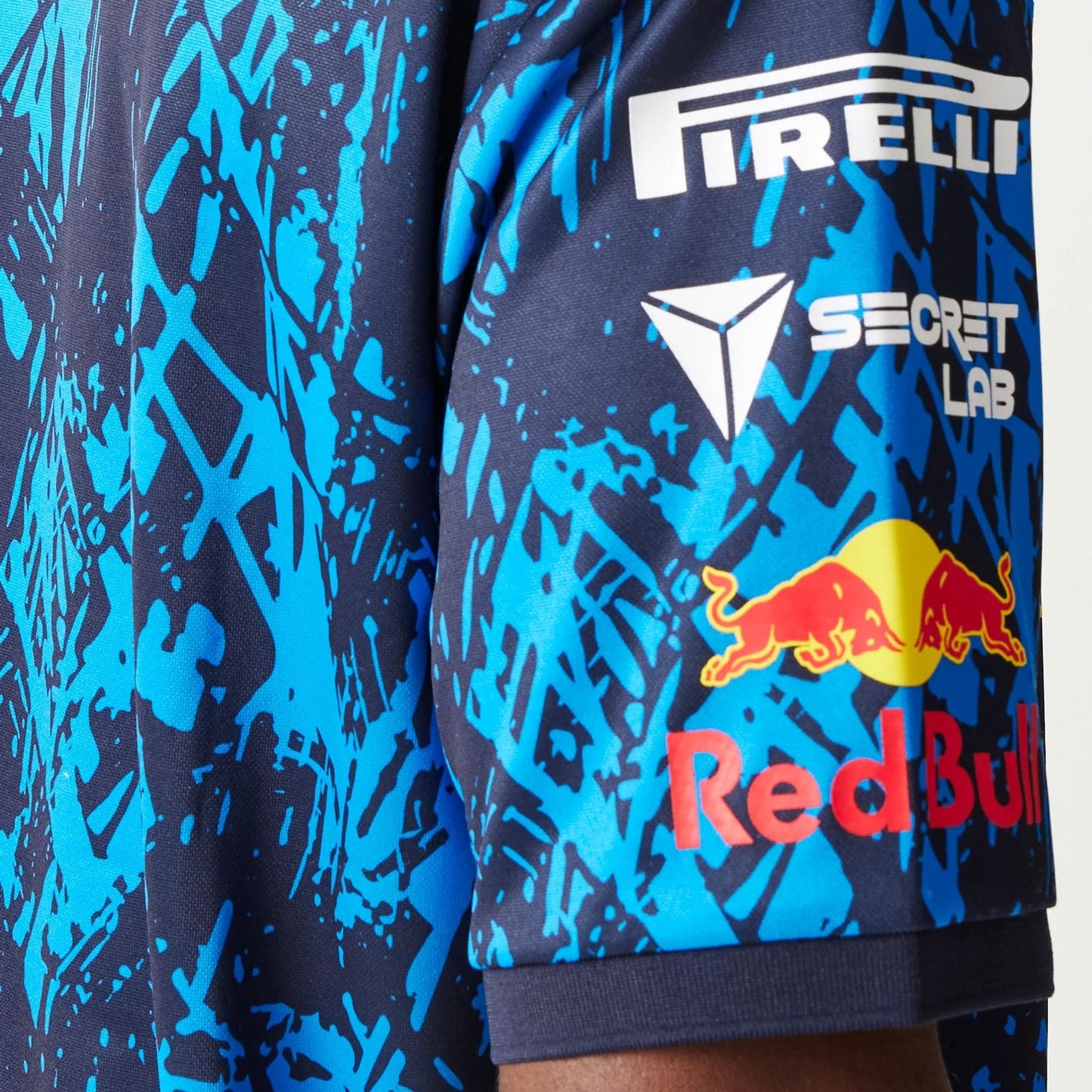 The Male model is wearing Red Bull Sim Racing Dark Blue V-Neck T-Shirt  4