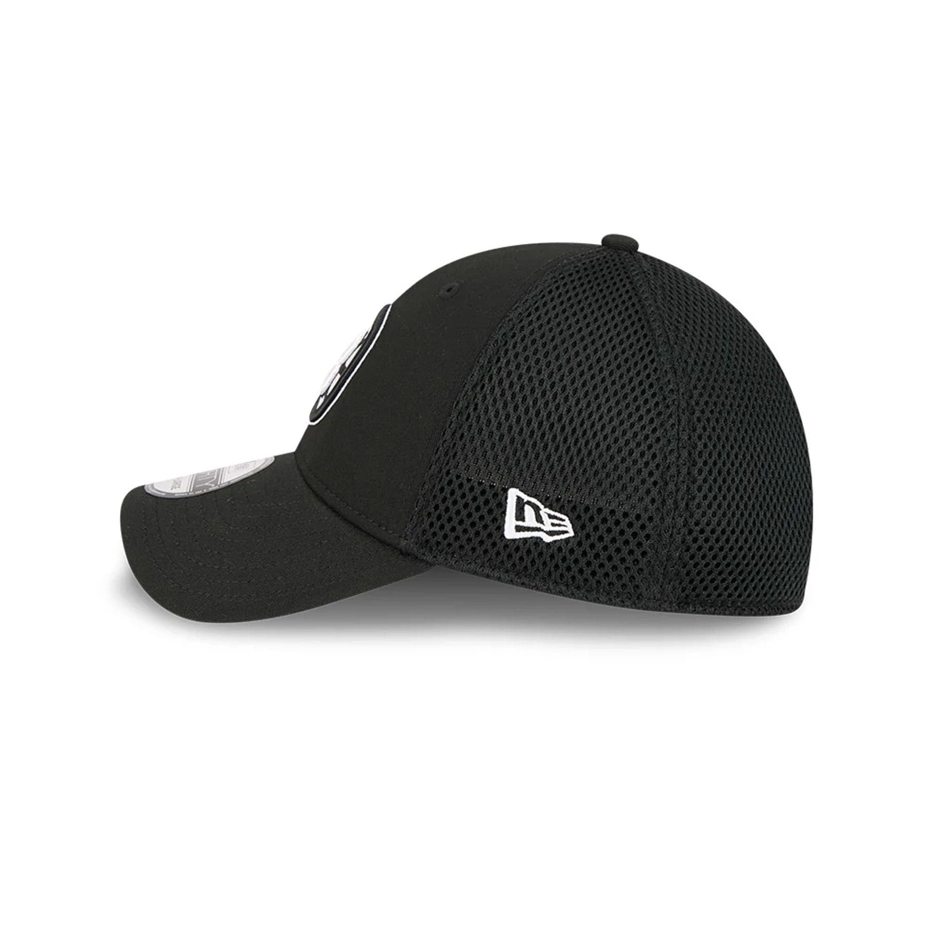 Pictured is this NHL Evergreen Neo Boston Bruins 39THIRTY Stretch Fit cap in black. 5